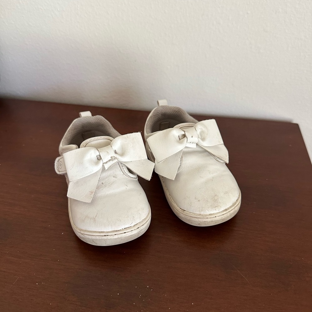 Stride Rite White Bow Accent Toddler Sneakers